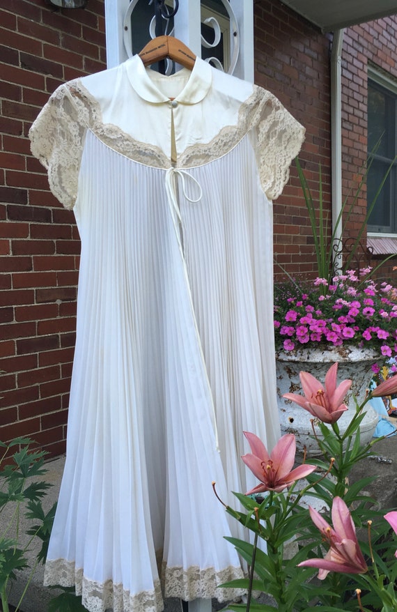 vintage robe satin and - Gem