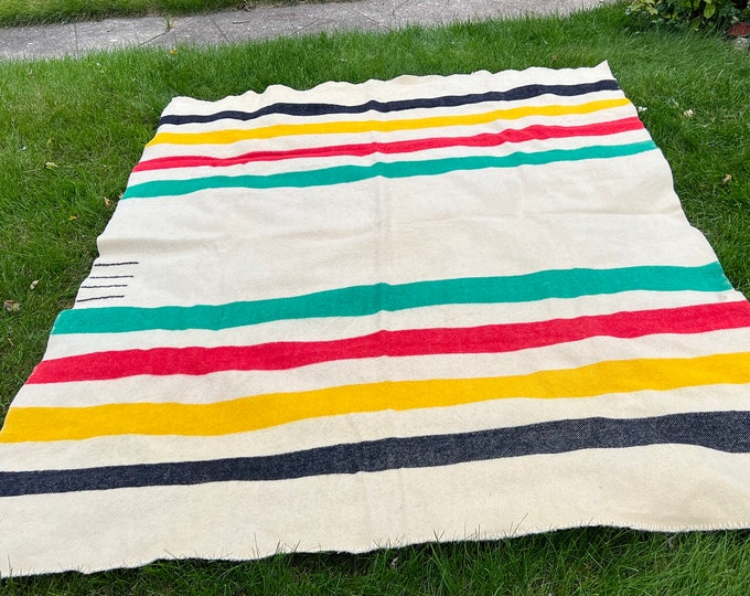 Vintage Hudson Bay 4 Point Blanket, Winter White With Rainbow Stripes, Wool Blanket, Hudson Bay