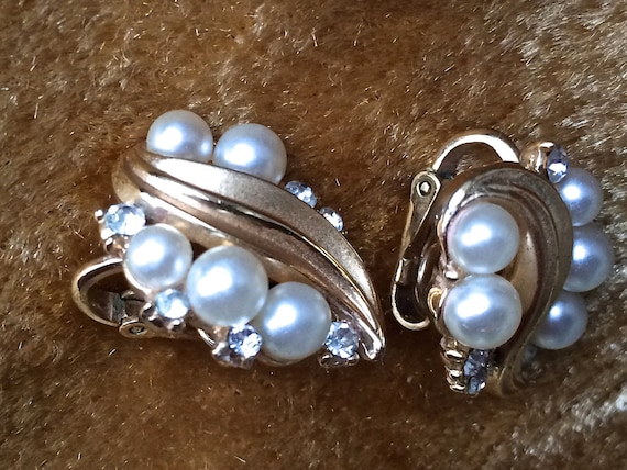 Trifari pearl and rhinestone earrings, bridal ear… - image 1