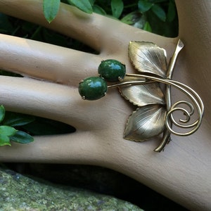 Vintage Gold Filled Jade Flower Pin - Winard Floral Brooch