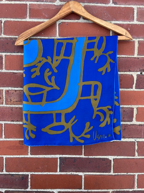 Stunning vintage Vera Neumann silk Elk scarf, sha… - image 1