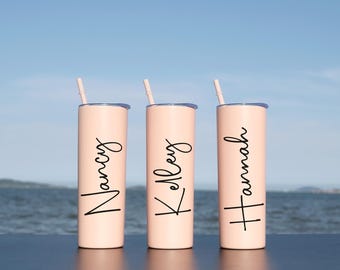 Personalisierter Becher mit Deckel und Strohhalm, benutzerdefinierter dünner 24-Unzen-Becher, Brautjungfergeschenke, Brautjungfernvorschlag, Brautpartygeschenk, Autotassen