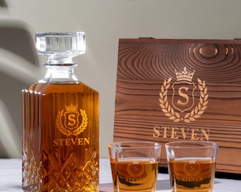 Personalized Whiskey Decanter Set with Engraved Wooden Box – Custom Groomsmen Gift for Him, Dad, or Husband