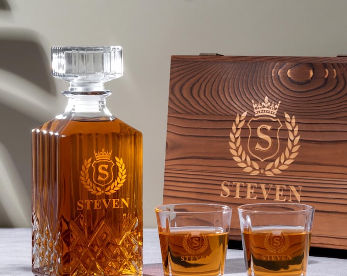 Personalized Whiskey Decanter Set with Engraved Wooden Box – Custom Groomsmen Gift for Him, Dad, or Husband