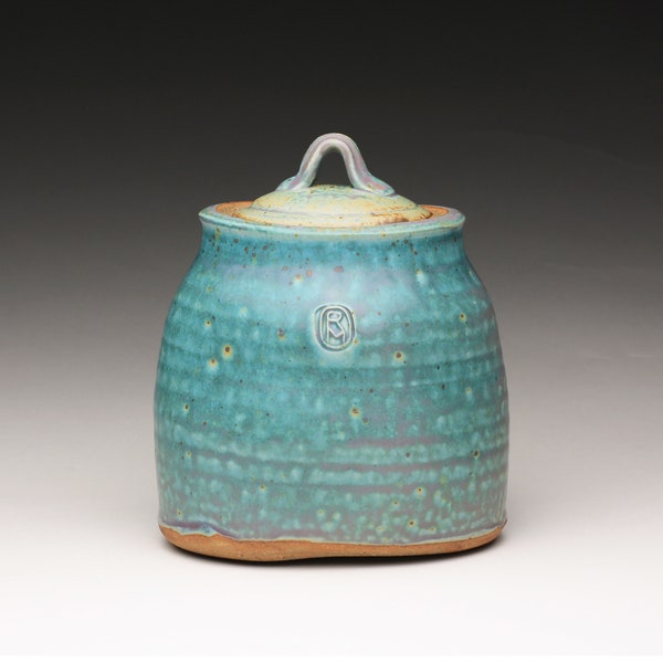 lidded jar