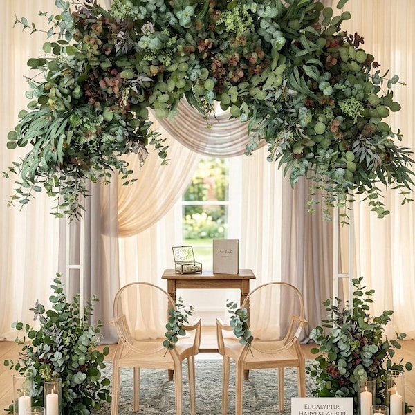 Frühlingsgirlande mit echtem Touch Eukalyptus, Hochzeitsgrün als Kulisse für die Zeremonie, rustikales Laubenarrangement