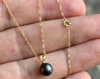 Ciondolo con perla Akoya nera: solitario in oro 14 carati, pietra portafortuna del mese di giugno