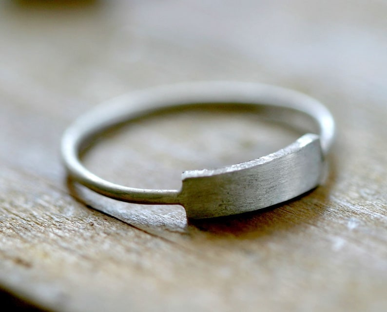 Modern silver rectangle ring E0221 image 1