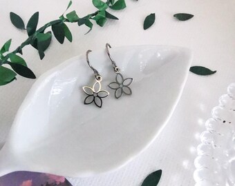 Hypoallergenic Dainty Flower Earrings • Surgical Steel / Titanium / Niobium ear wires • Waterproof • Non tarnish jewelry