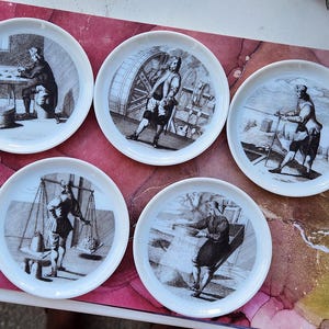 Set of 5 Furstenberg Germany Souvenir Plates *** FREE SHIPPING small decorative porcelain plates butter pats Furstenberg vintage porcelain