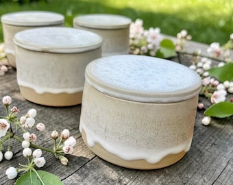Butterdose aus Steinzeug | Französische Butterdose | Leinenweiß-Glasur | Keramik Unikat