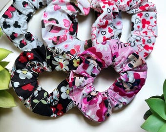 Op Minnie Mouse geïnspireerde scrunchies, handgemaakte scrunchies, Disney, Disney scrunchies, Mickey Mouse, Minnie Mouse
