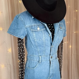 Hellblauer Jeans-Strampler