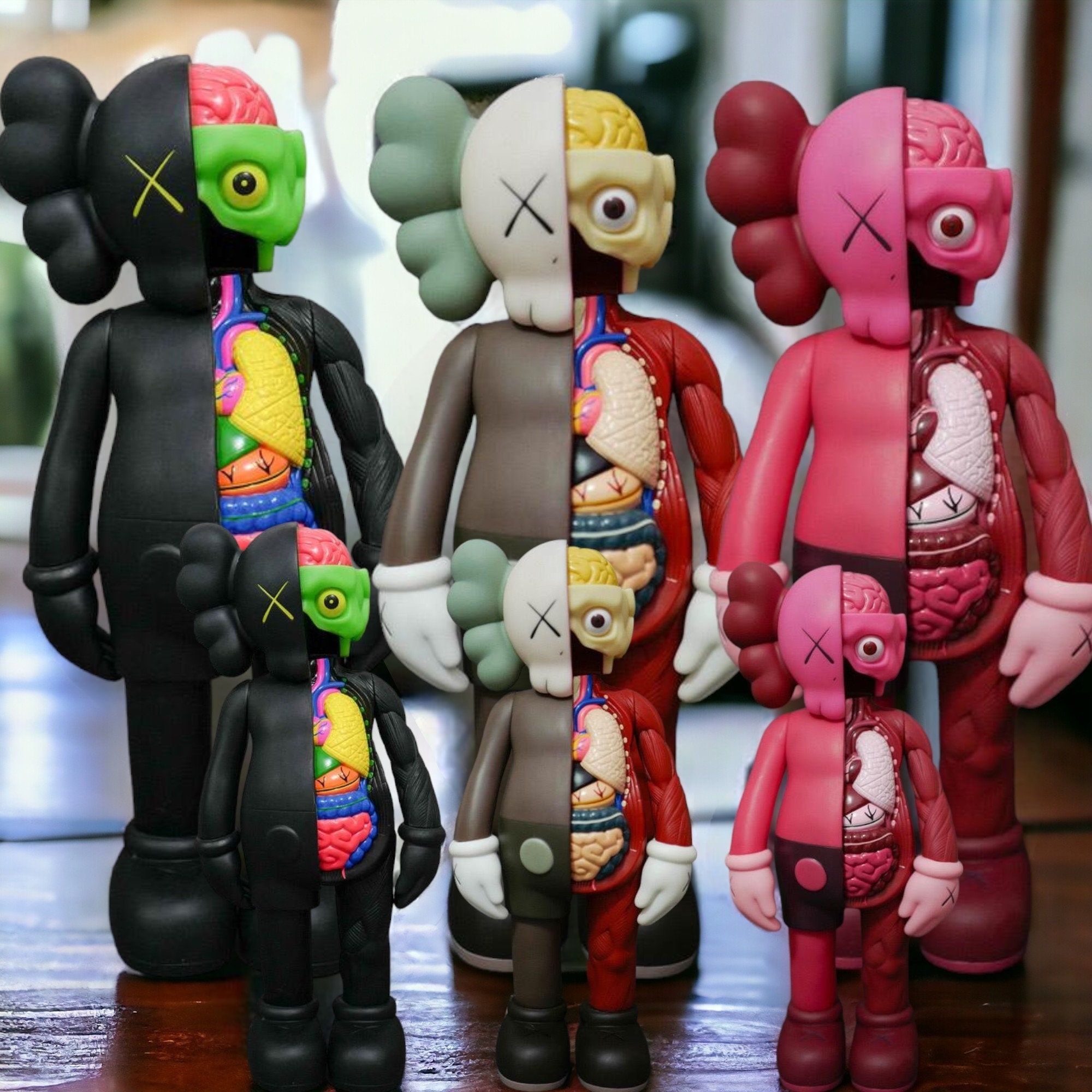 Kaws 解剖学的フィギュア 赤 グレー Kaws 解剖学的フィギュア 赤 グレー