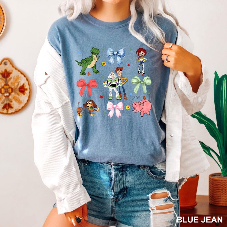 Camiseta de Toy Story con lazos de colores cómodos, camiseta de Toy Story con lazos de colores, camiseta de Jessie, Woody, Buzz, Bullseye, camiseta Slinky, camiseta de Toy Story Pixar 213165 imagen 3