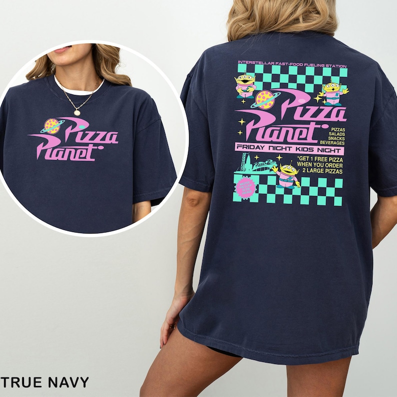 Pizza Planet Checkered Toy Story Shirt, Comfort Colors Disney Aliens Tee, 213542 Bild 4