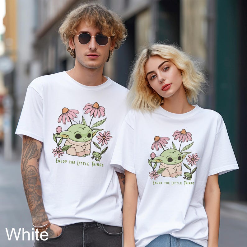 Camiseta Disney Baby Yoda, Camiseta Comfort Colors, Camiseta Enjoy the Little Things, Camiseta Star Wars, Camiseta Galaxy's Edge, Camiseta Baby Yoda, 212695 imagen 6