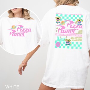 Pizza Planet Checkered Toy Story Shirt, Comfort Colors Disney Aliens Tee, 213542 Bild 9