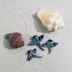 Orecchini Manta Ray Set di gioielli Manta Ray Gioielli da spiaggia nautici Ciondolo Manta Ray Gioielli oceanici Gioielli in vetro soffiato