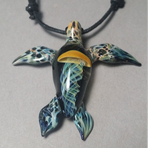 Meeresschildkröten-Schmuck mit Quallen im Inneren der Meeresschildkröten-Muschel-Anhänger-Halskette, Ozean-Dekor, Geschenk für Männer, Taucher-Schmuck