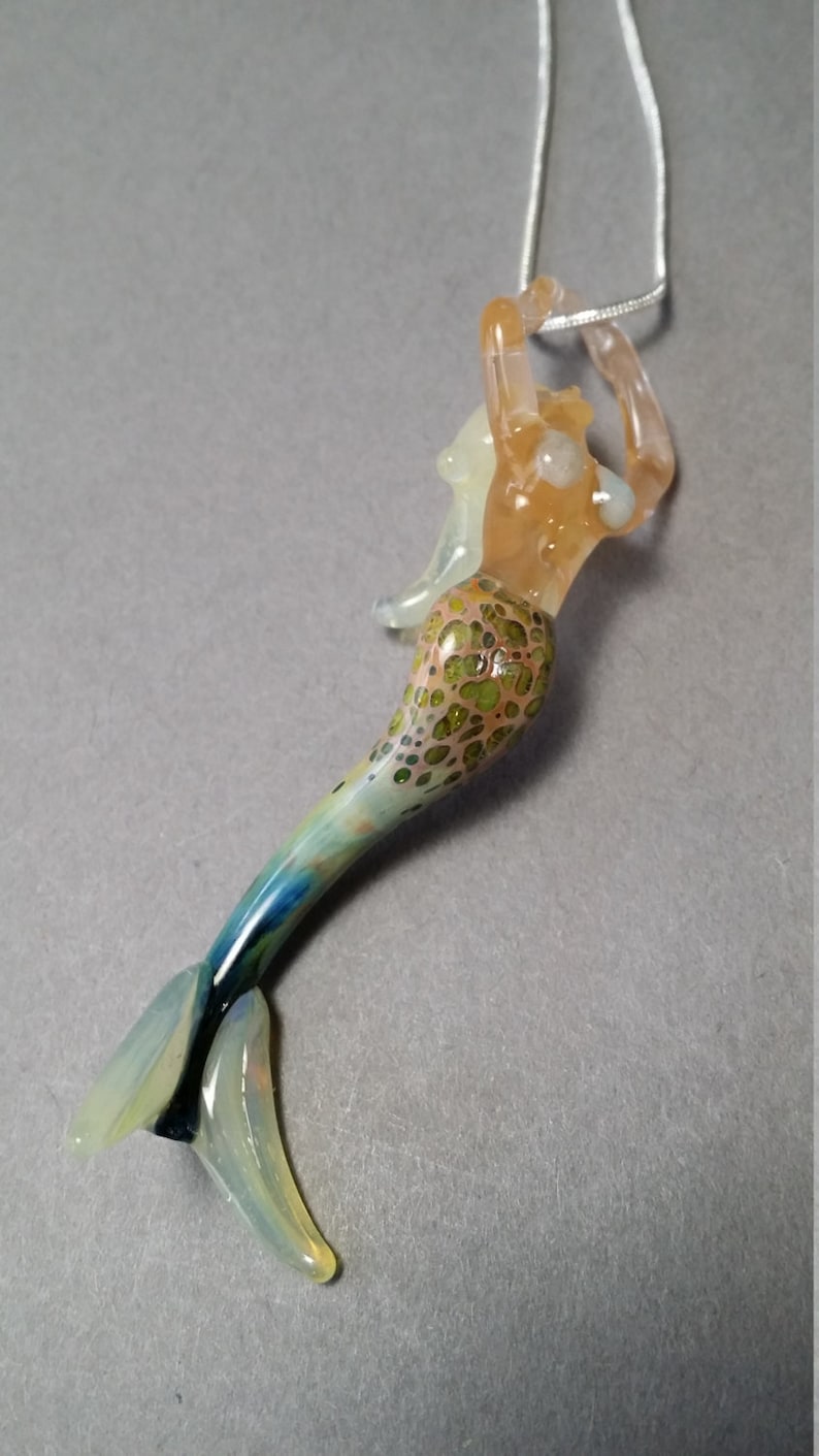 Ciondolo a sirena Coda di sirena Gioielli in vetro soffiato Arte oceanica Collana a sirena Pesce Sirena Gioielli Ariel Figurine Sirene immagine 1