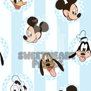 Op de afbeelding: Een lichtblauw en wit patroon met stripfiguren als Mickey Mouse, Donald Duck en Goofy. Het woord "Sweetheart" staat over de afbeelding gedrukt.