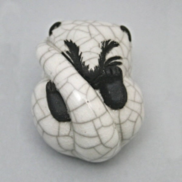 Lirón hibernante rizado - escultura de cerámica disparada por raku
