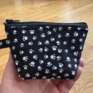 Coin Purse/Mini Zipper Pouch - Paw Print