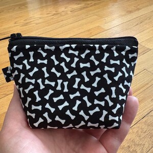 Coin Purse/Mini Zipper Pouch - Dog Bones