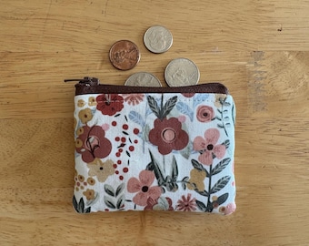Tiny Coin Purse/Mini Zipper Pouch/Air Pod Case - Floral Print Off White