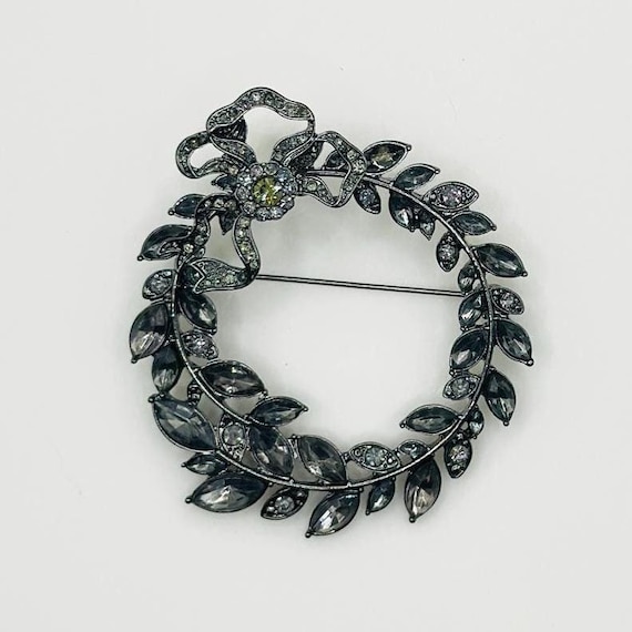 Smoky Gray Rhinestone Wreath Pin Brooch Simply Vera Wang