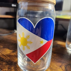 Handcrafted 16oz Glass Can with Filipino Flag in Heart Design – Patriotic and Pride Drinkware