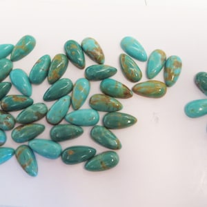 Cabochons Tyrone turquoise en forme de larme de 4 x 8 mm - Petits colis