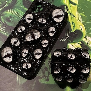 Glow in the Dark Cat Eyes Handyhülle: Handgemachtes Horror Design für iPhone & Airpods, Gothic Geschenke