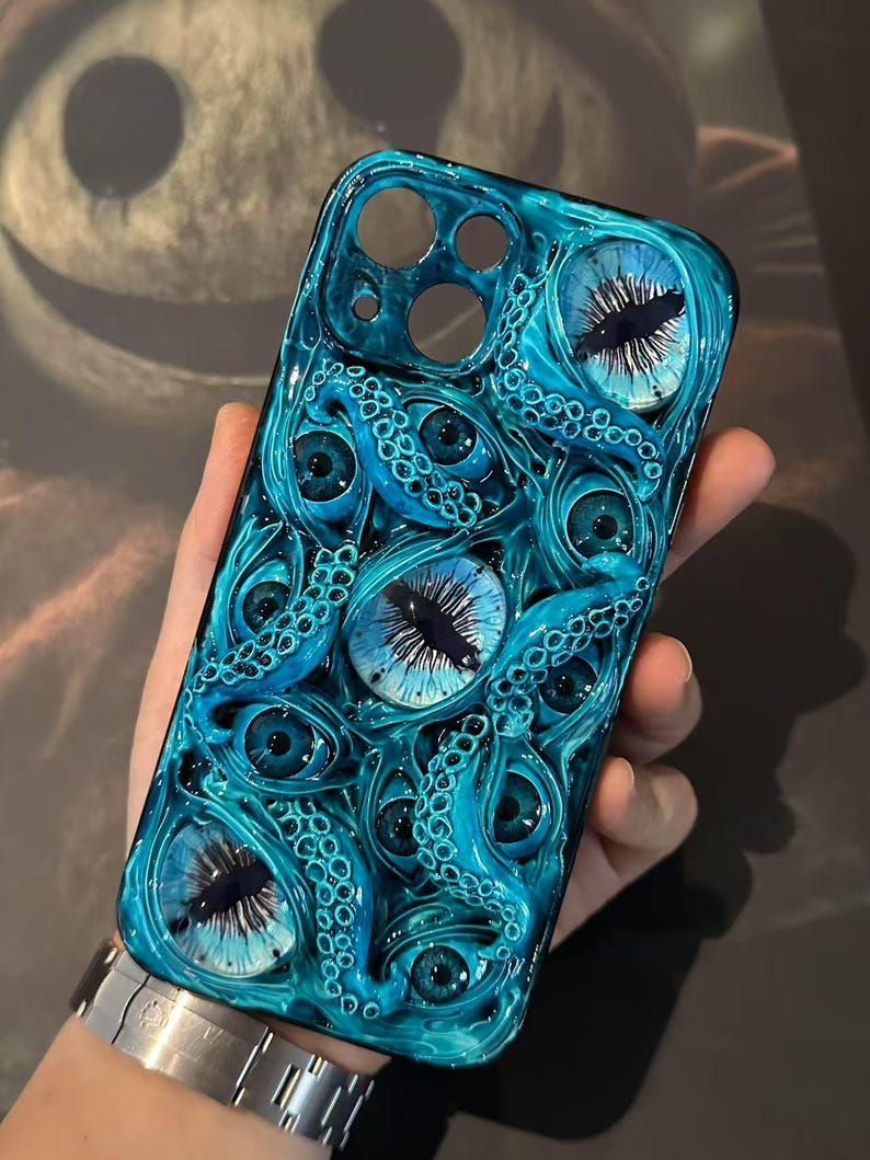 Grotesque 3D Eyeball Phone Case – Handmade Bio-Horror Resin Case with Embedded Eyes for iPhone & Samsung Blue
