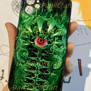 Bio-Horror Phone Case, 3D Flesh Texture, Realistic Grip Design, Creepy Horror Art for iPhone & Samsung, Horror Lover Gift Green