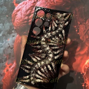 HorrorEyeArt Punk Blood Fishbones Case, 16 15 14 12 Mini 11 SE 8 Plus X XR XS pour iPhone, Samsung Galaxy Z Flip 6, Google Pixel Case