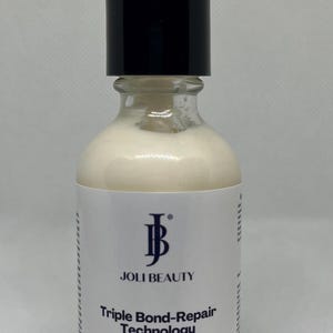 Avancerat Triple Bond-Repair Serum. ”Återställer omedelbart kemiskt skadat hår från första användningen.”