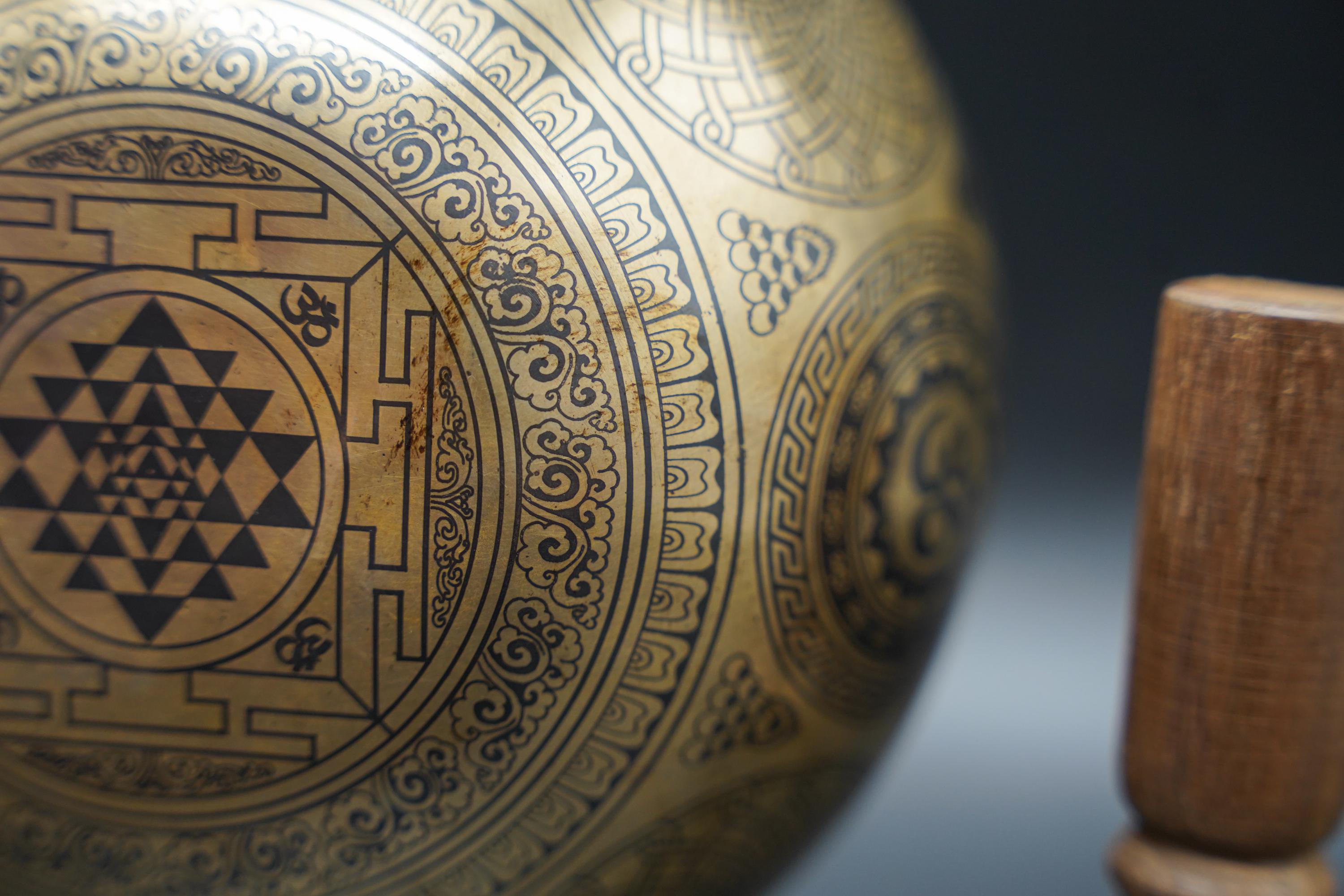 本物のシンギングボウルが欲しい方に 薄型 チベット 密教 オーム