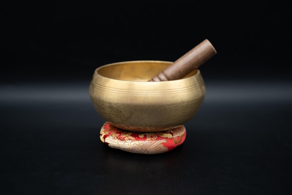 6インチ 手打ちグルパシンギングボウル - ネパール産チベット