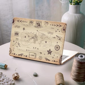 Étui pour MacBook, style bois, carte du monde, design vintage minimalisme de voyage rétro, accessoire de protection pour ordinateur portable. DL0060