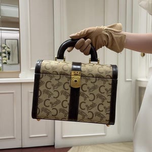 Estuche de tocador Celine auténtico vintage de los años 80. Colección de cajas de maquillaje muy raras.