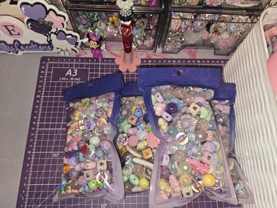Mystery Beads bags & Acrylic flatback mixes