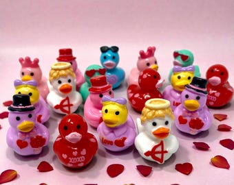 Valentine Mini Ducks Pack– Tiny Valentine’s Day Duck Figurines, Cute Mixed Colors for Gifts, Party Favors, Craft Charms, Dollhouse Decor