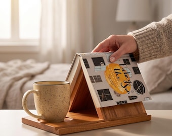 Dreieckiger Buchhalter mit Becherhalter, Buchablage aus Holz mit Tabletfach, Geschenk für Leseratten, Geschenk für Bücherliebhaberinnen, Nachttisch-Buchhalter