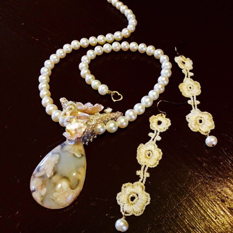 Pearl /& Lace Love Me Tendril Earrings