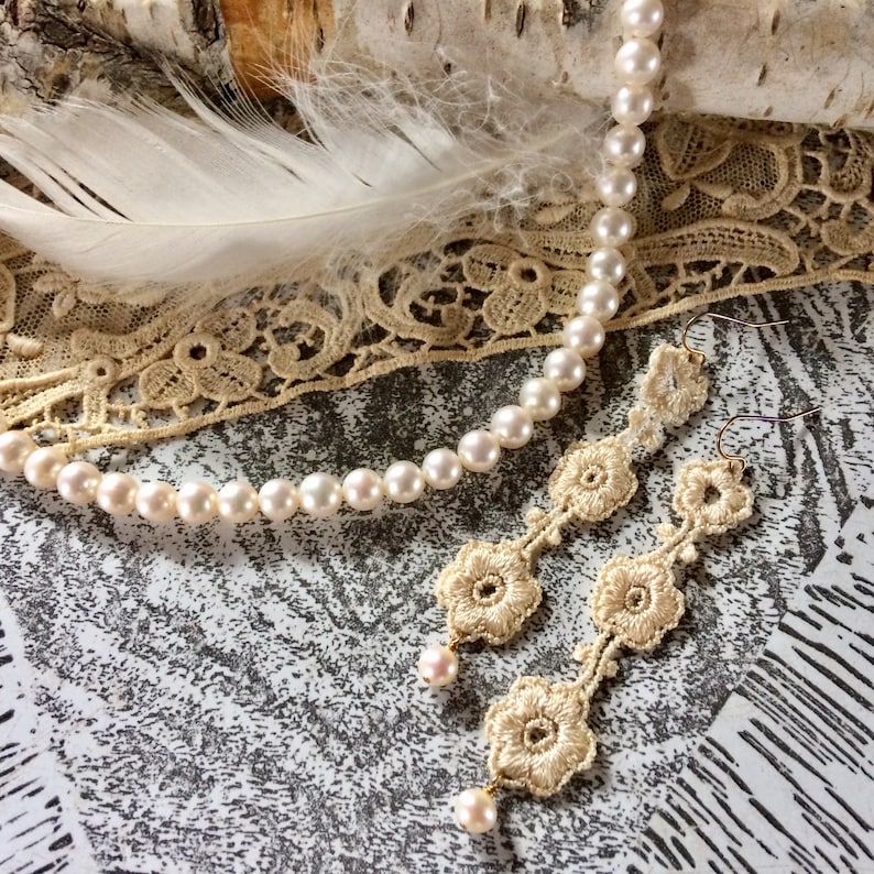 Pearl /& Lace Love Me Tendril Earrings