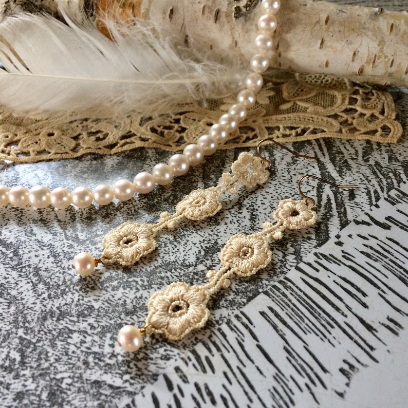 Pearl /& Lace Love Me Tendril Earrings