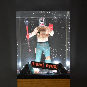 Bestes Geschenk Nachtlicht, natürliches Eichenholz, kristallklares Epoxidharz, mit einer pro 3D Tagilla (EfT) Figur, perfektes Geschenk für jeden Gamer, besonderer Tag