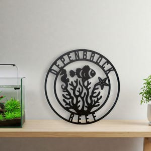 Cartello in metallo personalizzato con barriera corallina, decorazione murale personalizzata con barriera corallina con pesci e stelle marine, cartello in metallo con barriera corallina oceanica, decorazione per la casa sulla spiaggia con acquario